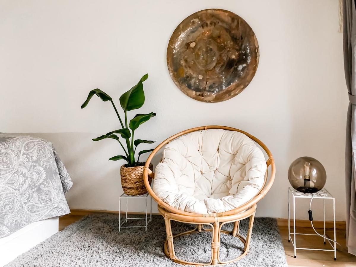Apartment Near Altstadt /w Workspace, Feng-shui&art *