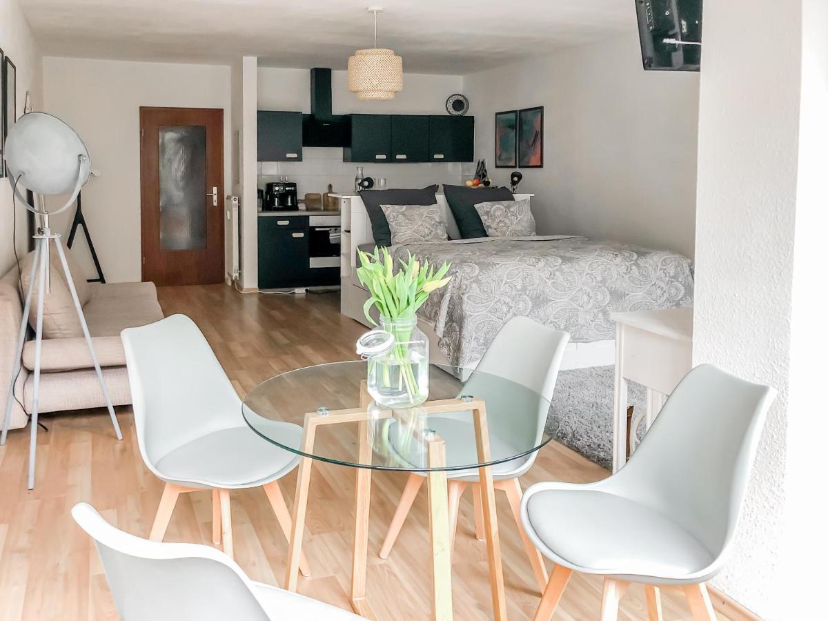 Apartment Near Altstadt /w Workspace, Feng-shui&art
